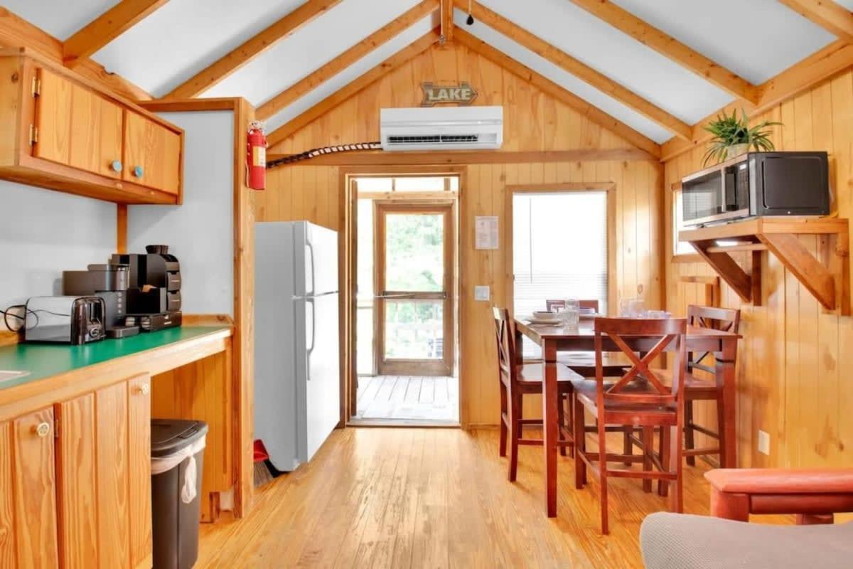 Charming Log Cabin In Bloomington Exterior photo